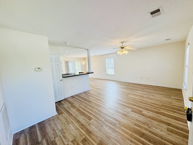 Building Photo - 5096 Capulet Cir