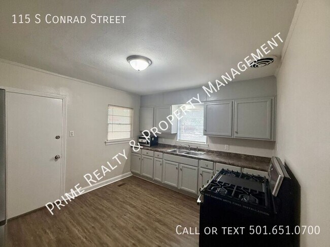 Building Photo - 115 S Conrad St