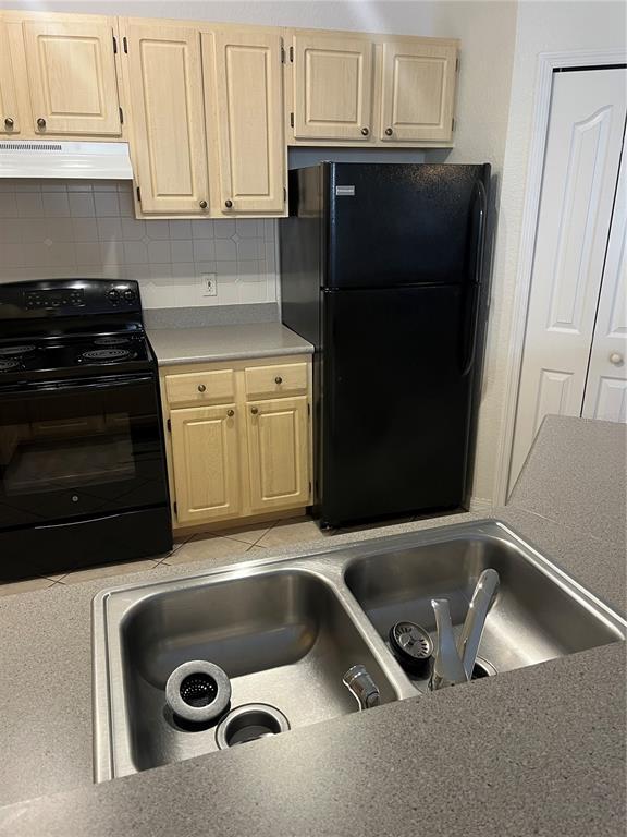 Building Photo - 1100 Lake Shadow Cir