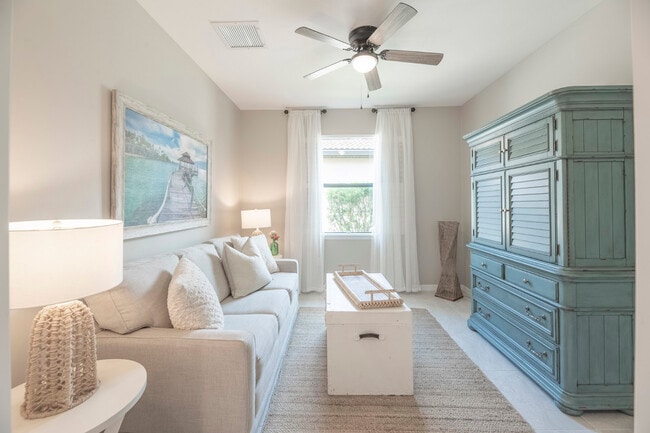 Building Photo - 13871 Miranese St