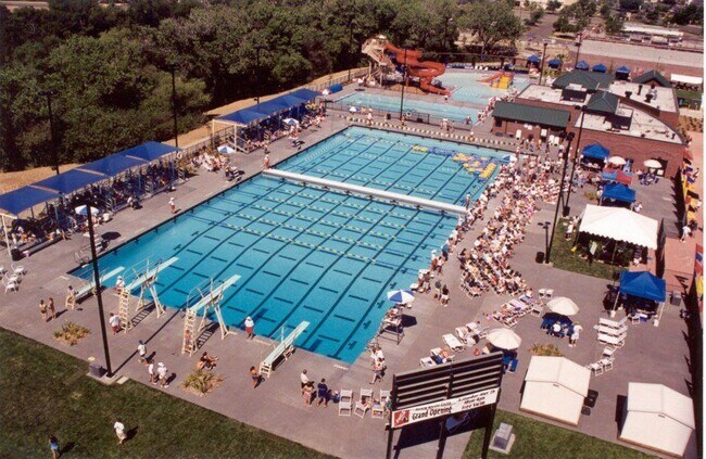 Building Photo - 677 Addison Ln