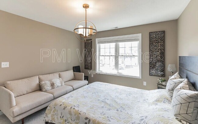 Building Photo - 1 Sourwood Cir