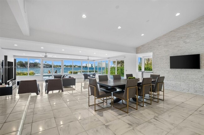 Building Photo - 205 N Hibiscus Dr