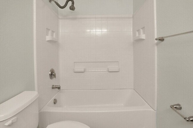 Building Photo - Updated 2-Bed Townhome Just Minutes from F...