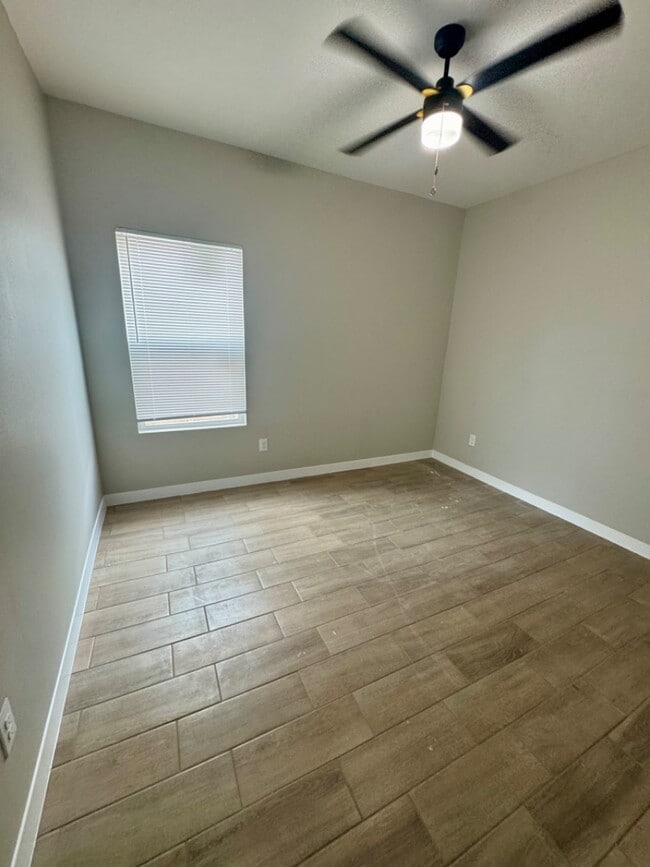 Building Photo - 617 N Delaware St