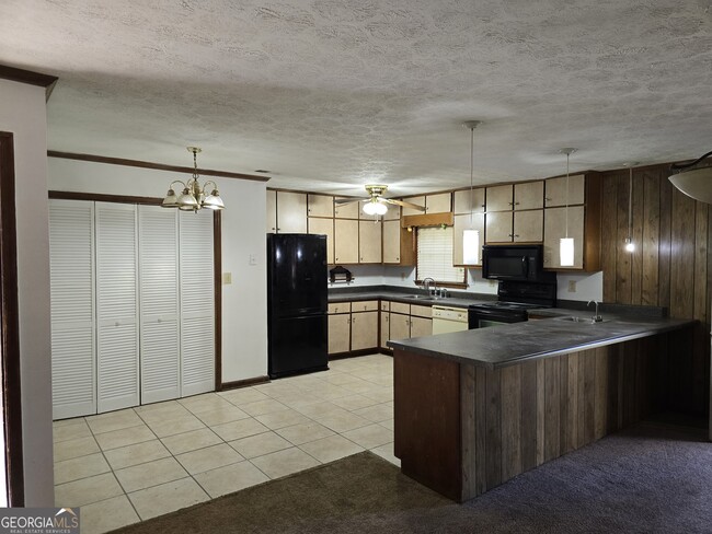 Building Photo - 170 Port Antonio Ct SW