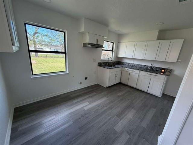 Building Photo - 1709 Dorothy Dr