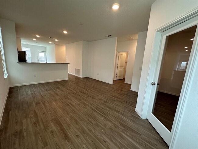 Building Photo - 17958 Plow Beam Dr