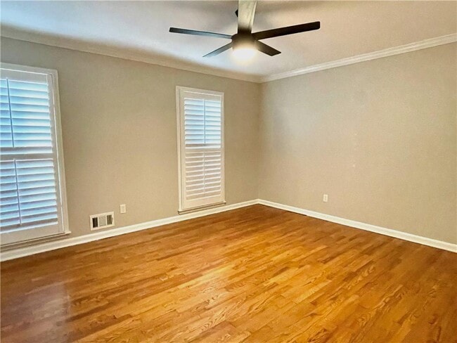 Building Photo - 245 Willow Springs Dr