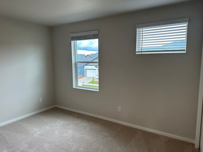 Building Photo - Brand new 4 bedroom 2.5 bathroom house!