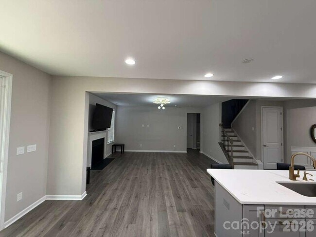 Building Photo - 128 Reids Cv Dr