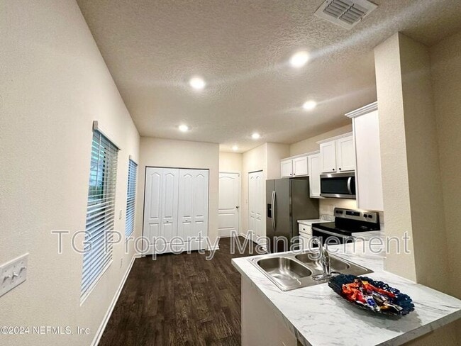 Building Photo - 336 Aralia Ln
