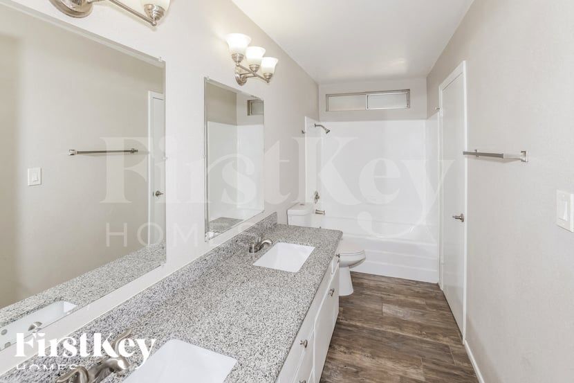 Building Photo - 7646 N 37th Ave