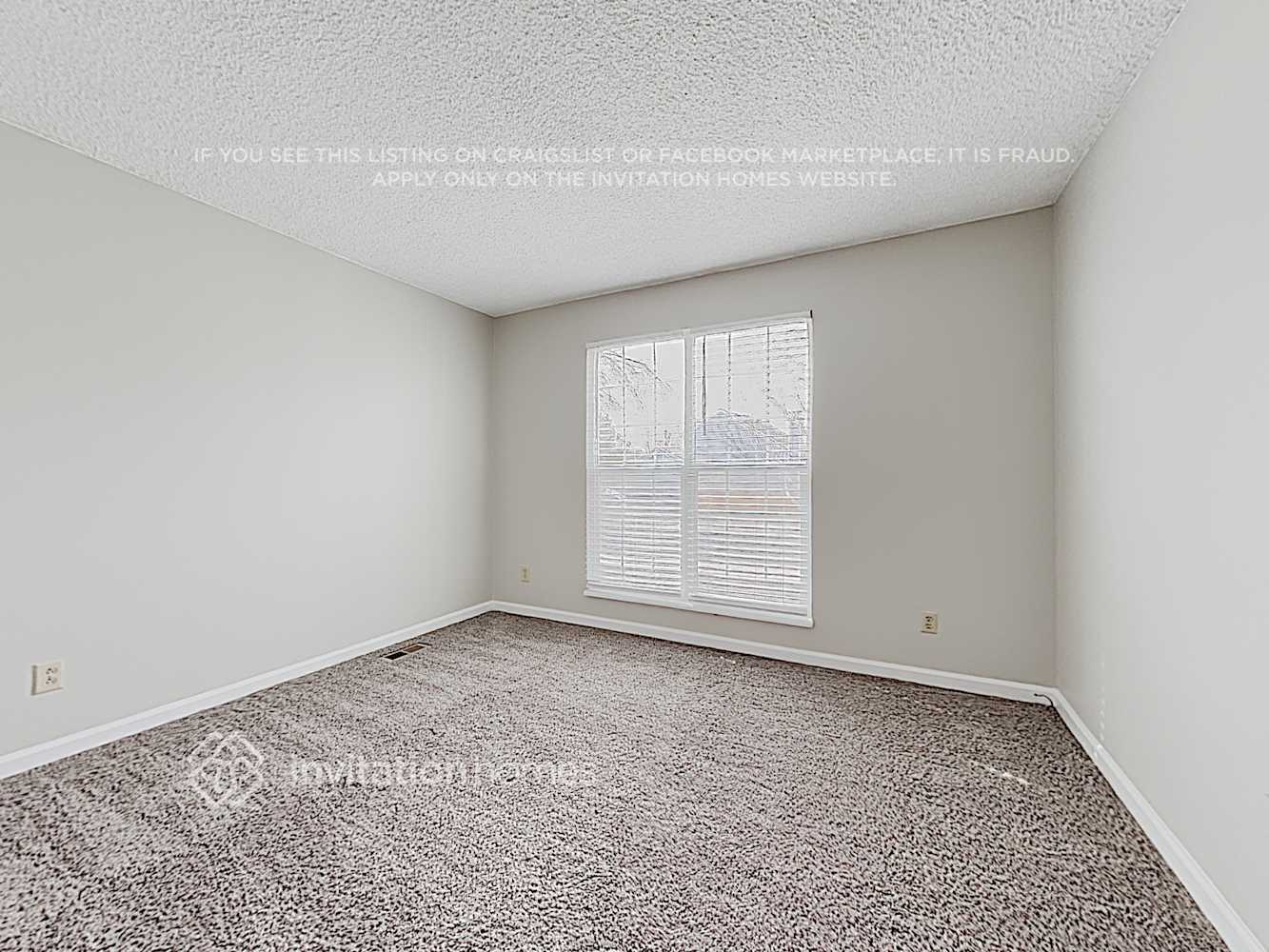 Building Photo - 2882 S Espana St