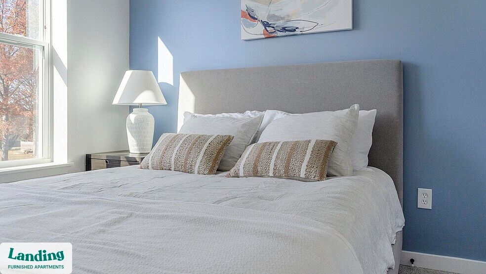 Building Photo - 650 N Main St