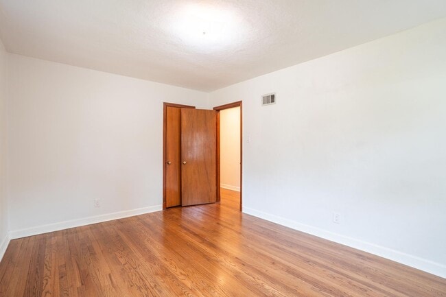 Building Photo - 5011 McCausland Ave