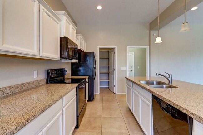 Building Photo - Home for Rent in Quailwood!