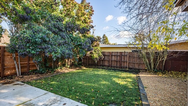 Building Photo - 5 Ormond Ct