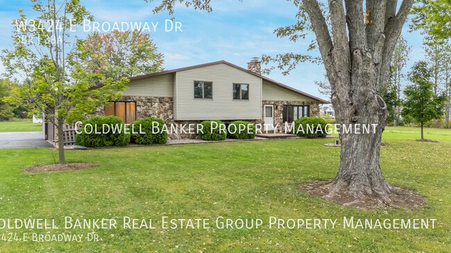 Primary Photo - W3424 E Broadway Dr