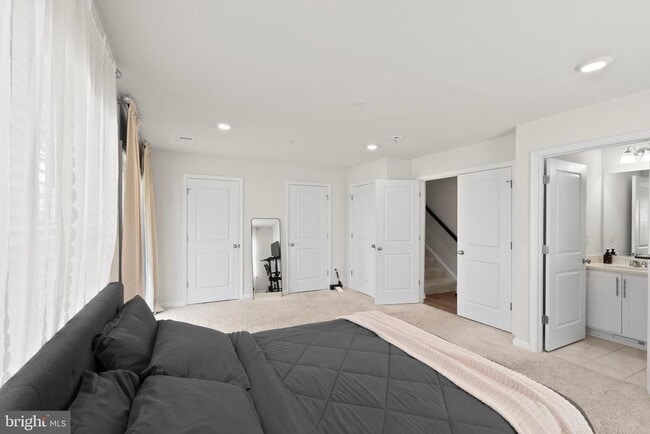 Building Photo - 9715 Summerton Dr