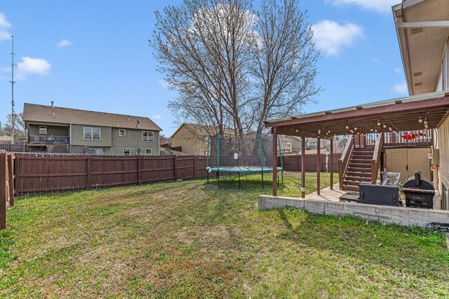 Building Photo - Italian Estates Property Management
