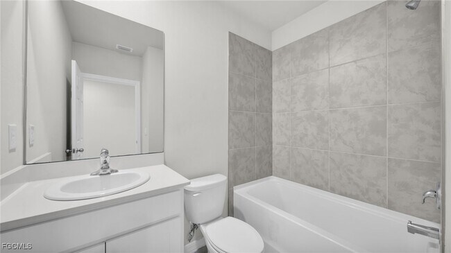 Building Photo - 1327 SE 16th Pl