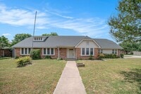 Building Photo - Nestled in the heart of Southlake, this beautifully maintained 4-bedroom, 3-bath single-family ho...