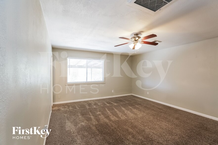 Building Photo - 14838 N 38th St