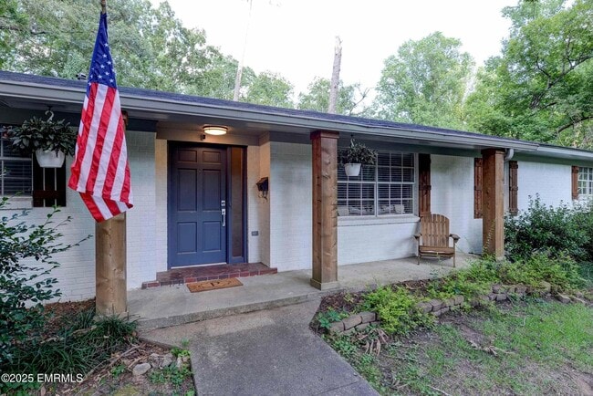 Building Photo - 108 Frances Ave