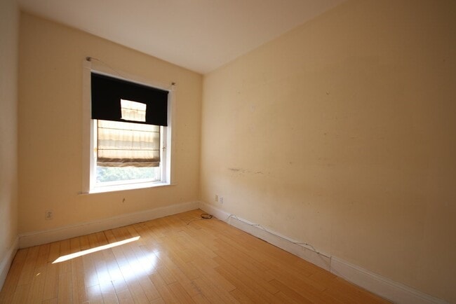 Building Photo - 156 Harvard St