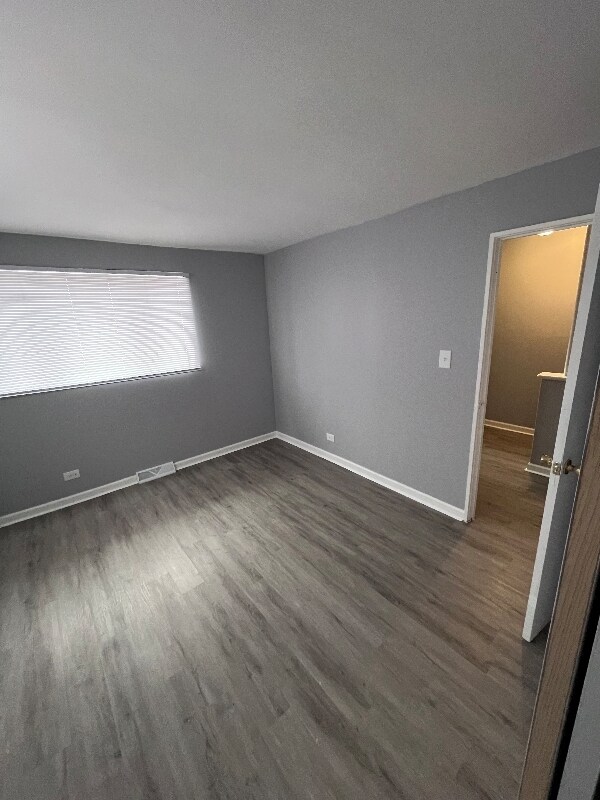 Building Photo - 5055 W Gladys Ave