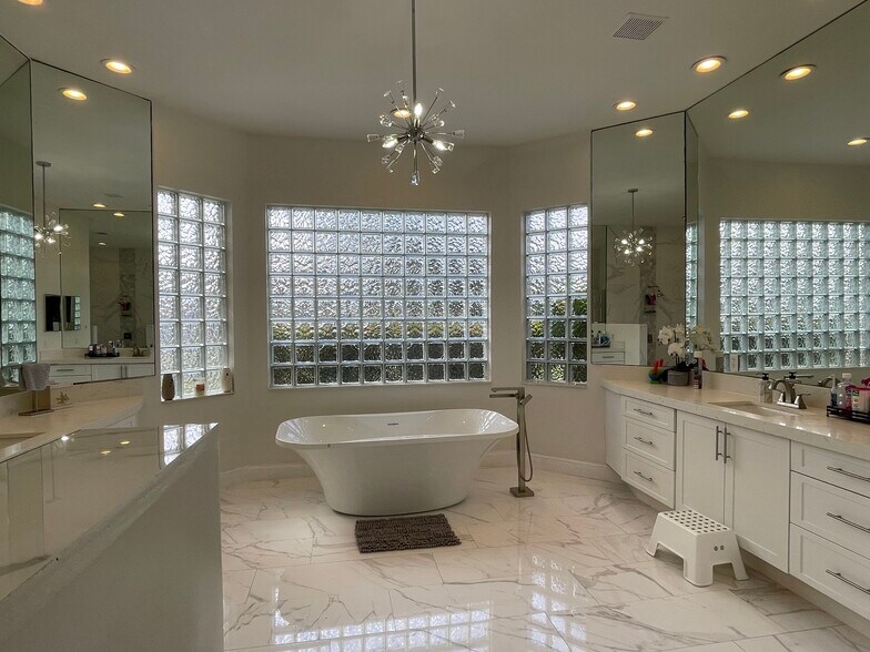 MasterSuite Bath - 15001 SW 33rd St