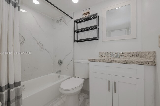 Building Photo - 9150 Fontainebleau Blvd