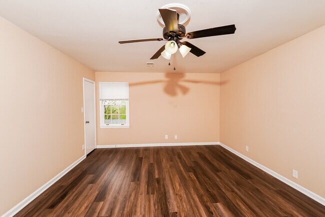 Building Photo - 841 Worchester Ct