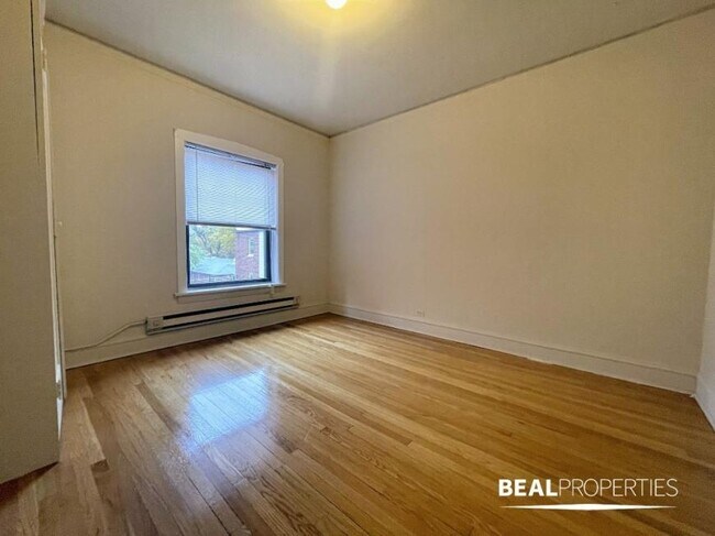 Building Photo - 1 bedroom in EVANSTON IL 60202