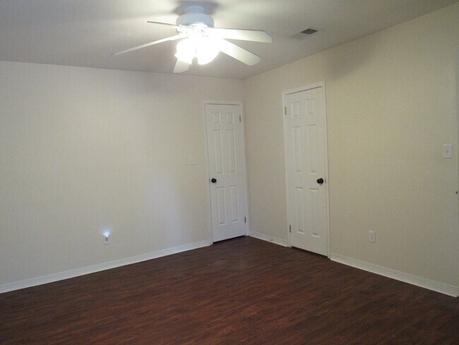Building Photo - Northeast Pensacola 2BR Home Near I-10 & Pensacola Bay with Loft, Granite Kitchen, Attached Garag...
