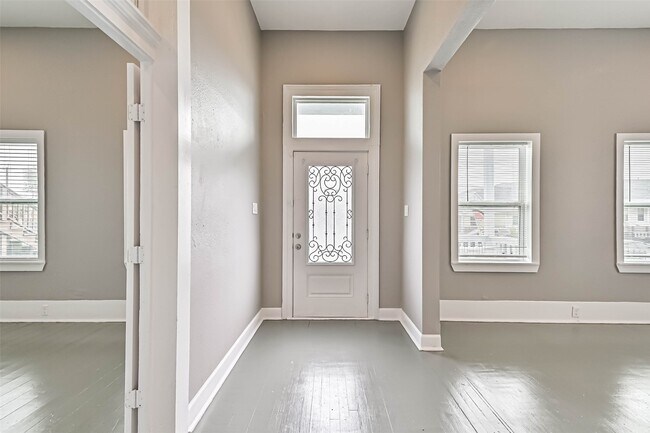 Building Photo - 2914 Avenue K Ave