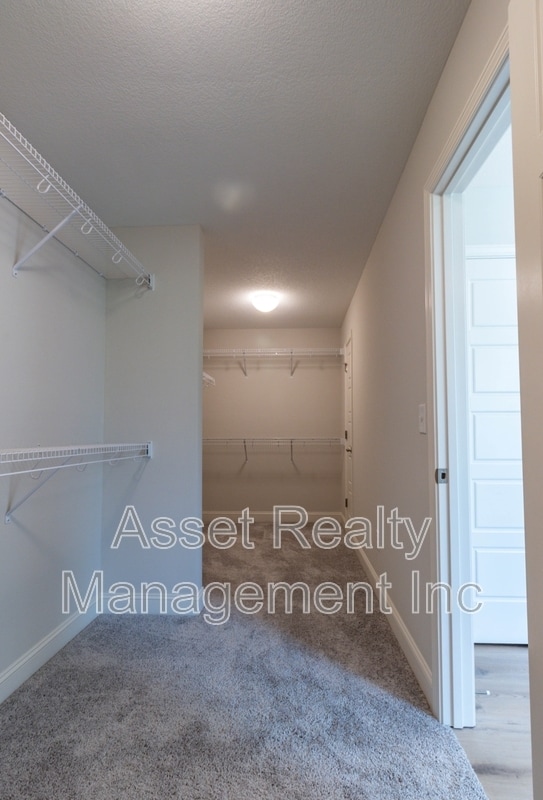 Building Photo - 1730 Silver Chapel Dr