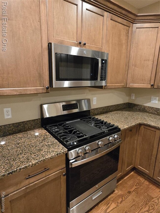 Building Photo - 1131 Woodslee Ave