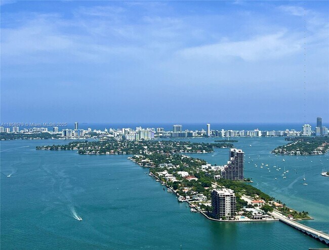 Building Photo - 1750 N Bayshore Dr