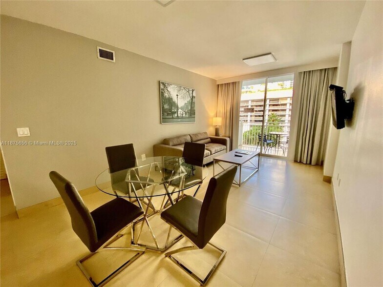 Building Photo - 185 SE 14th Terrace