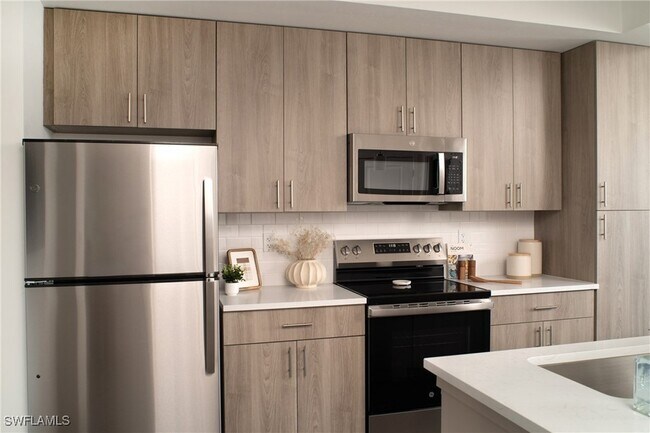 Building Photo - 3260 Stockton St