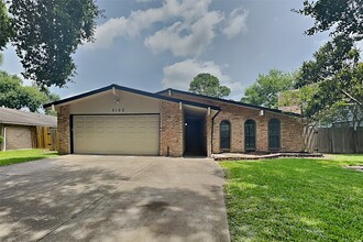 Building Photo - 2102 Turtle Creek Dr