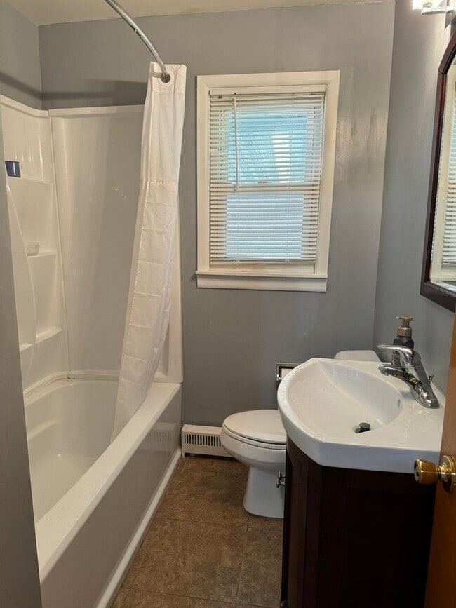 Building Photo - 1807 Oakland Ave