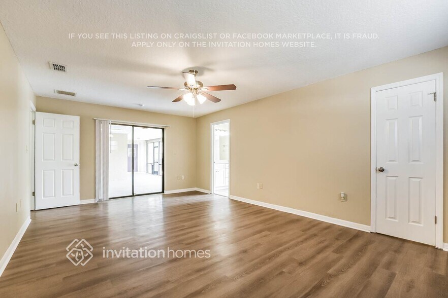 Building Photo - 537 Woodview Dr