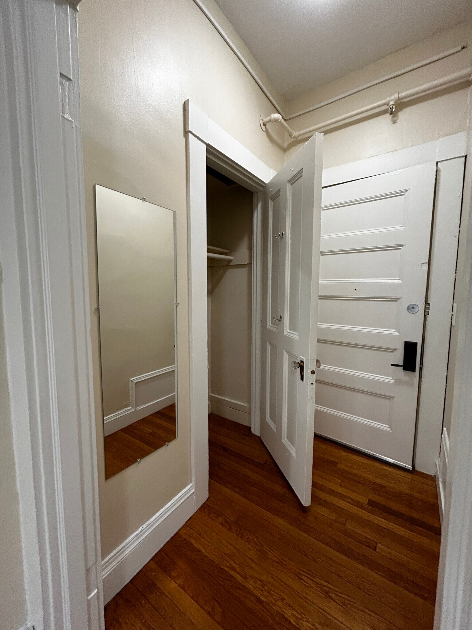 Building Photo - 1402 Beacon St