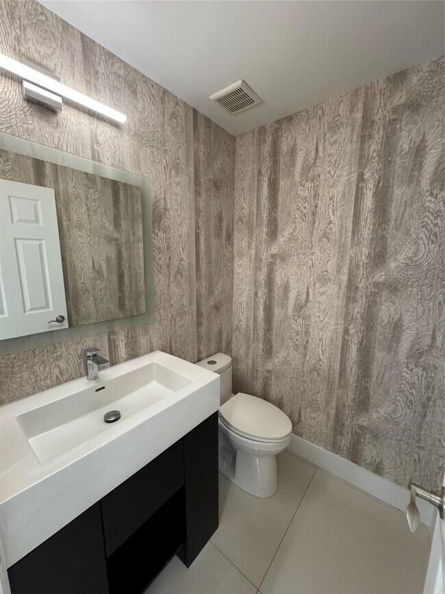 Building Photo - 2710 NE 184th Terrace