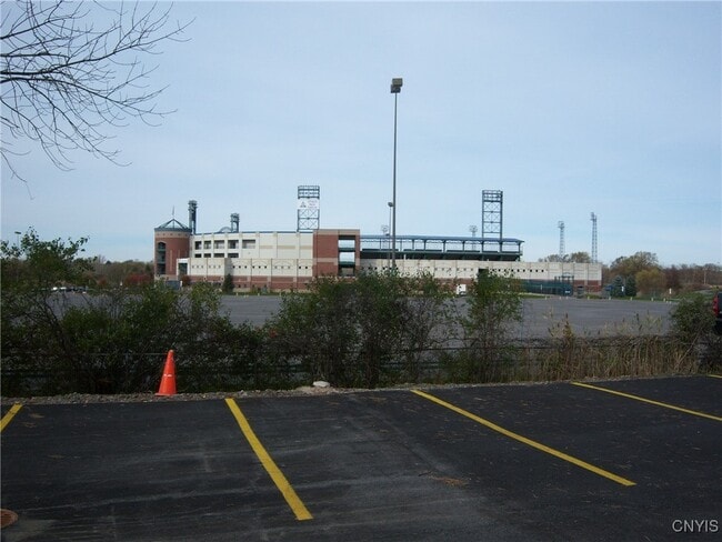 Building Photo - 617 Hiawatha Blvd