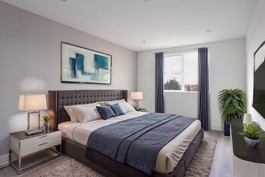 Building Photo - 11155 Huston St