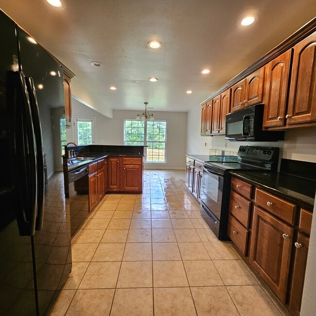 Building Photo - 550 McKissic Spring Rd